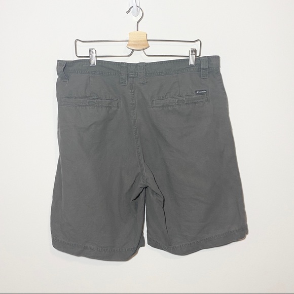 Men’s gray Columbia Cargo Shorts Size 36 - Picture 2 of 6